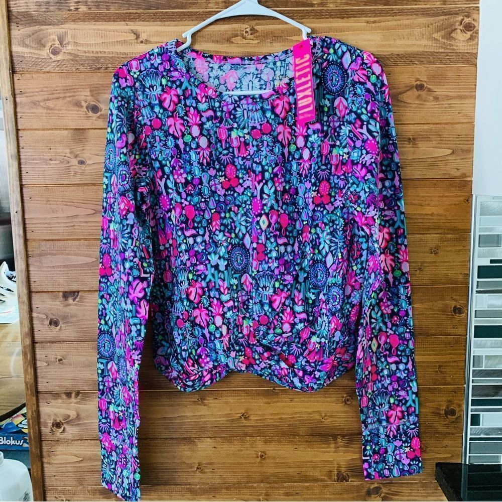 - Lilly Pulitzer Oden Top - low tide navy jewelry - size M